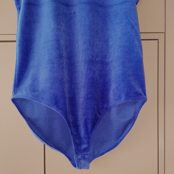 GAP Mockneck Velour Bodysuit - (XL Tall) - Picture 5 of 11